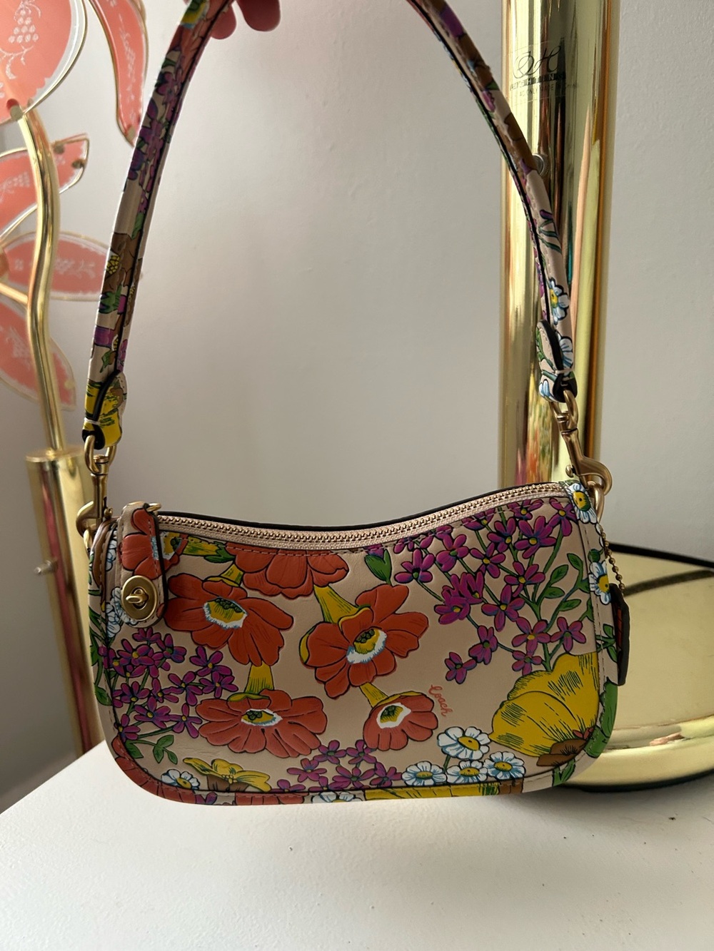 Coach Swinger 20 in Floral